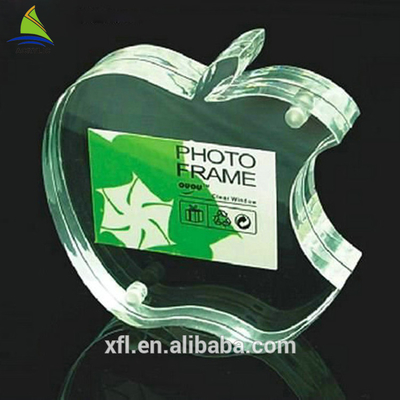 Laser acrilico del blocchetto della foto delle chiare chiare strutture trasparenti dell'acrilico tagliato