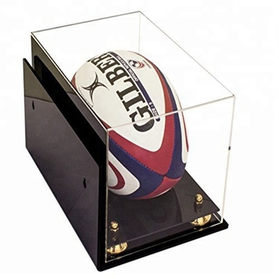 Superficie regolare acrilica commerciale della scatola di presentazione della palla di rugby di sport della scatola di presentazione con la base