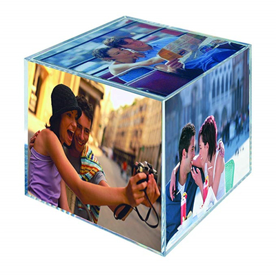 Le strutture acriliche di plastica della foto, il desktop 6 del lucite hanno parteggiato cubi acrilici della foto