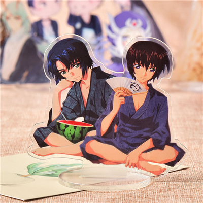 La foto creativa di anime della persona in piedi dell'esposizione acrilica su ordinazione ha stampato la persona in piedi della tavola di pubblicità